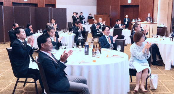 ラウンドテーブル