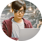 写真:エンジニア経験5年 言語-PHP、Java、Python、Ruby